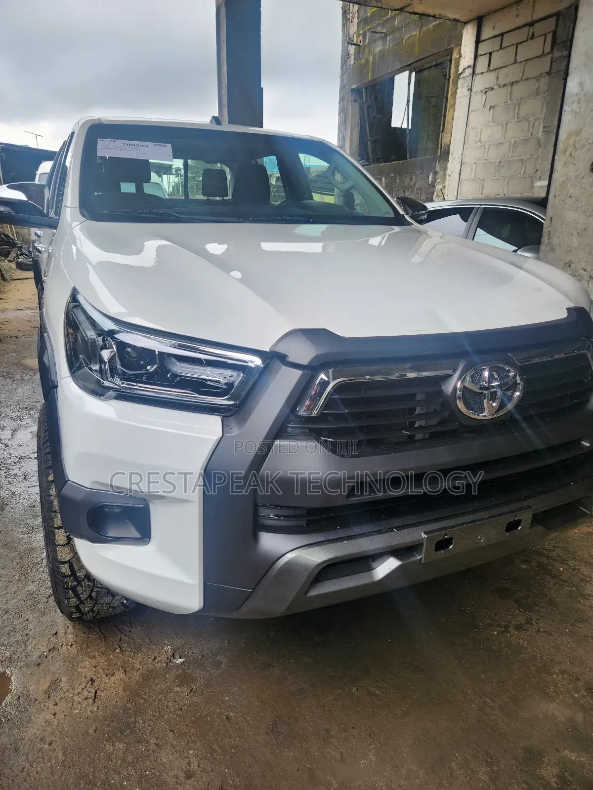 Toyota Hilux Revo Double Cab Petrol 2.7 AWD 2022 White