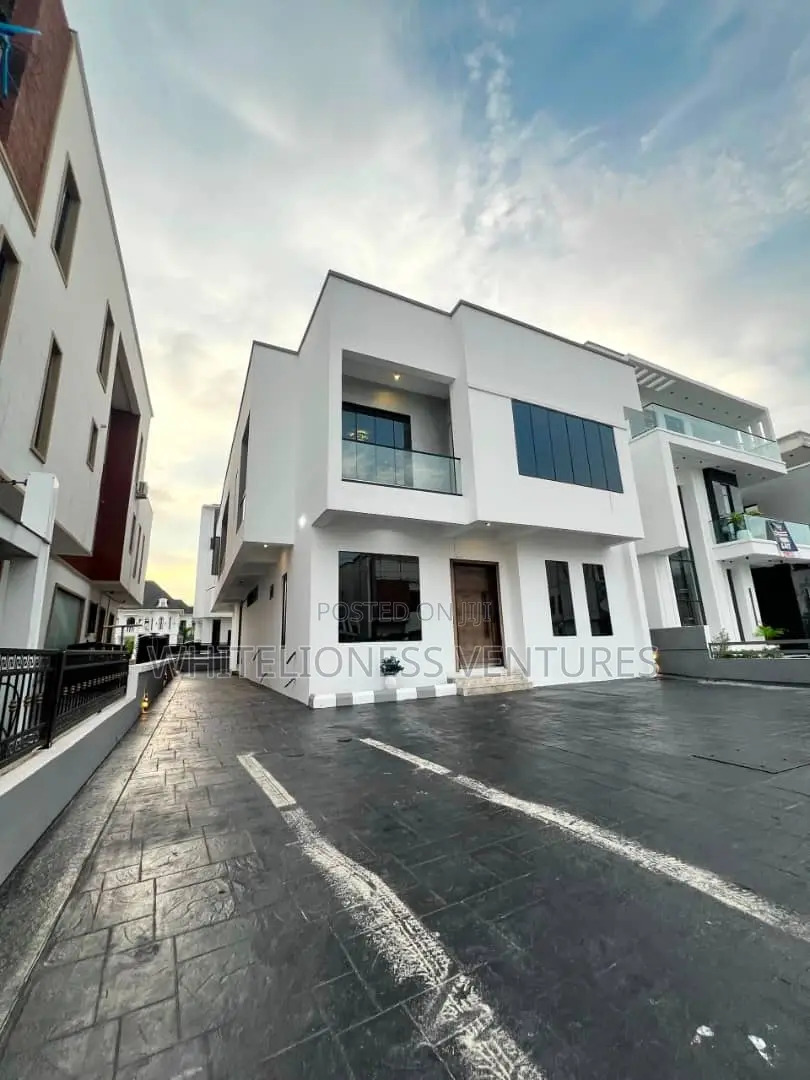 4bdrm Duplex in Ikota for sale