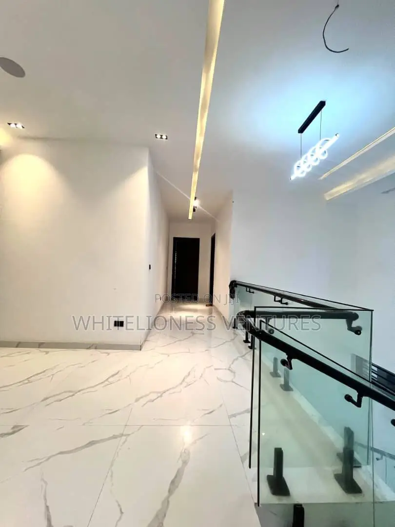 4bdrm Duplex in Ikota for sale