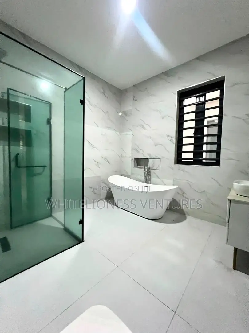 4bdrm Duplex in Ikota for sale