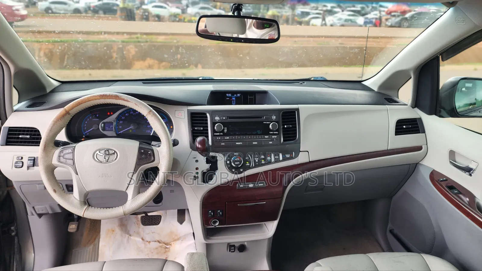 Toyota Sienna XLE FWD 8-Passenger 2013
