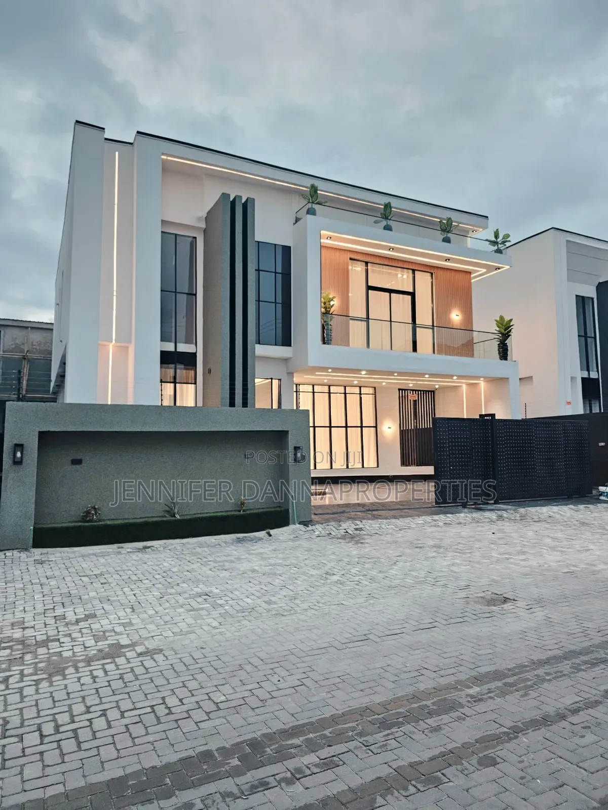 5bdrm Duplex in VGC / Ajah for sale