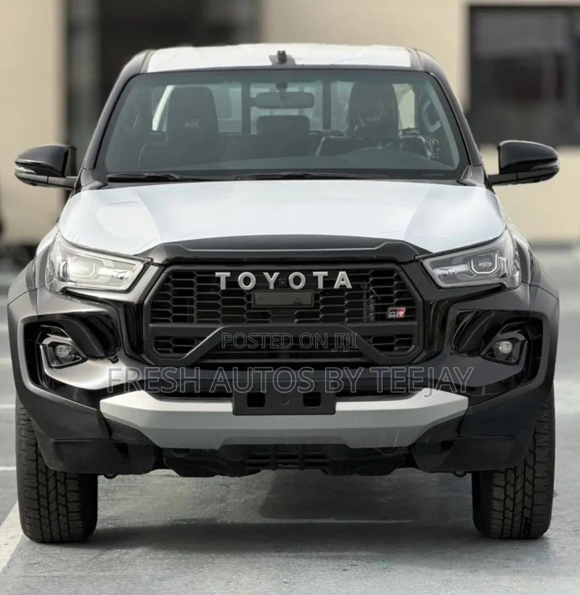 New Toyota Hilux 2025 Black
