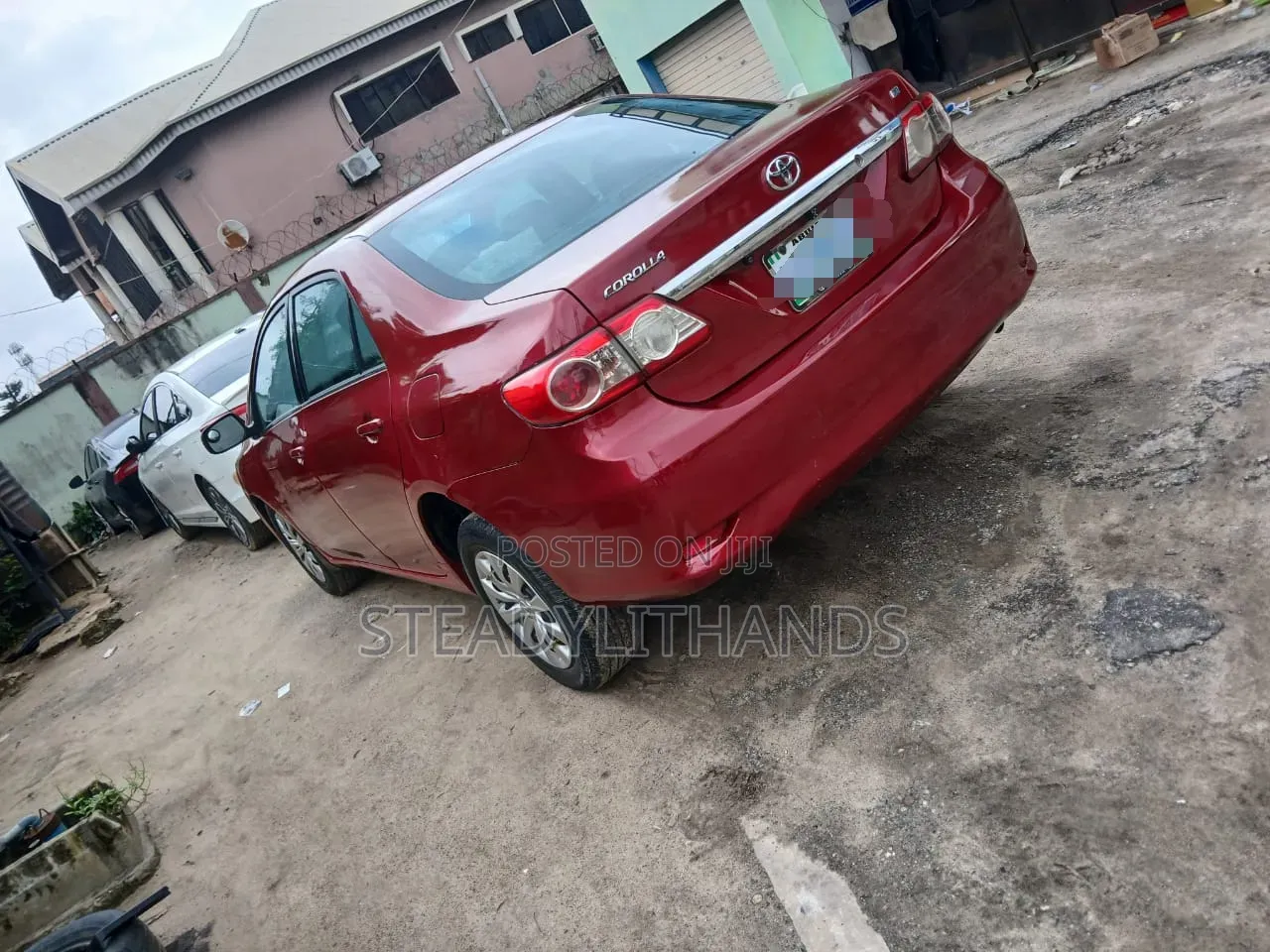 Toyota Corolla LE 4dr Sedan (1.8L 4cyl 4A) 2013 Red