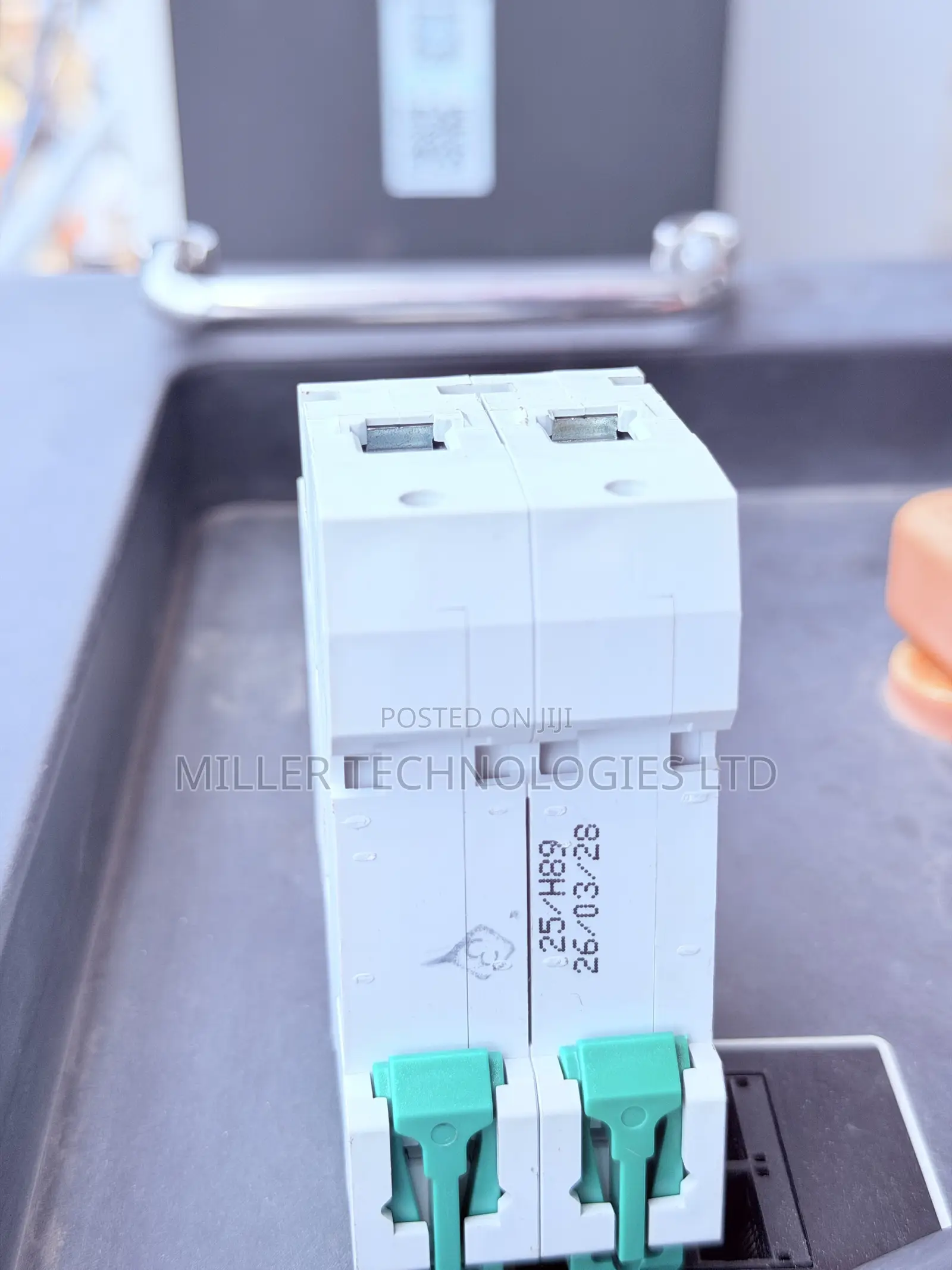 Suntree 25A AC Double Pole Circuit Breaker | C25