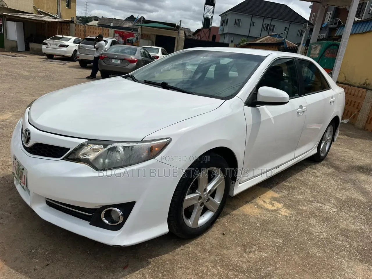 Toyota Camry SE 4dr Sedan (2.5L 4cyl 6A) 2014 White