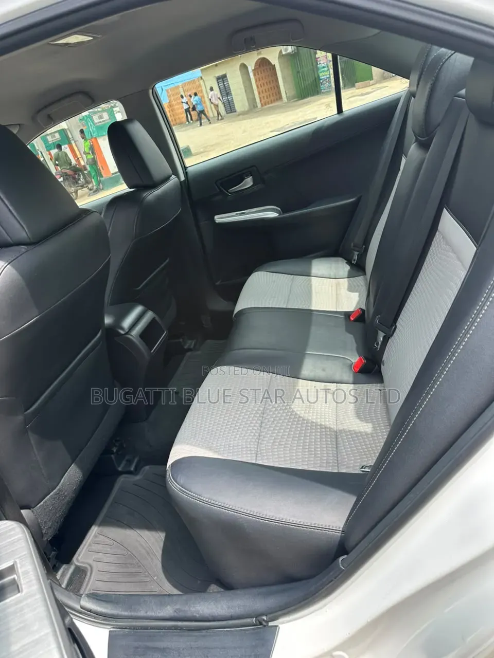 Toyota Camry SE 4dr Sedan (2.5L 4cyl 6A) 2014 White