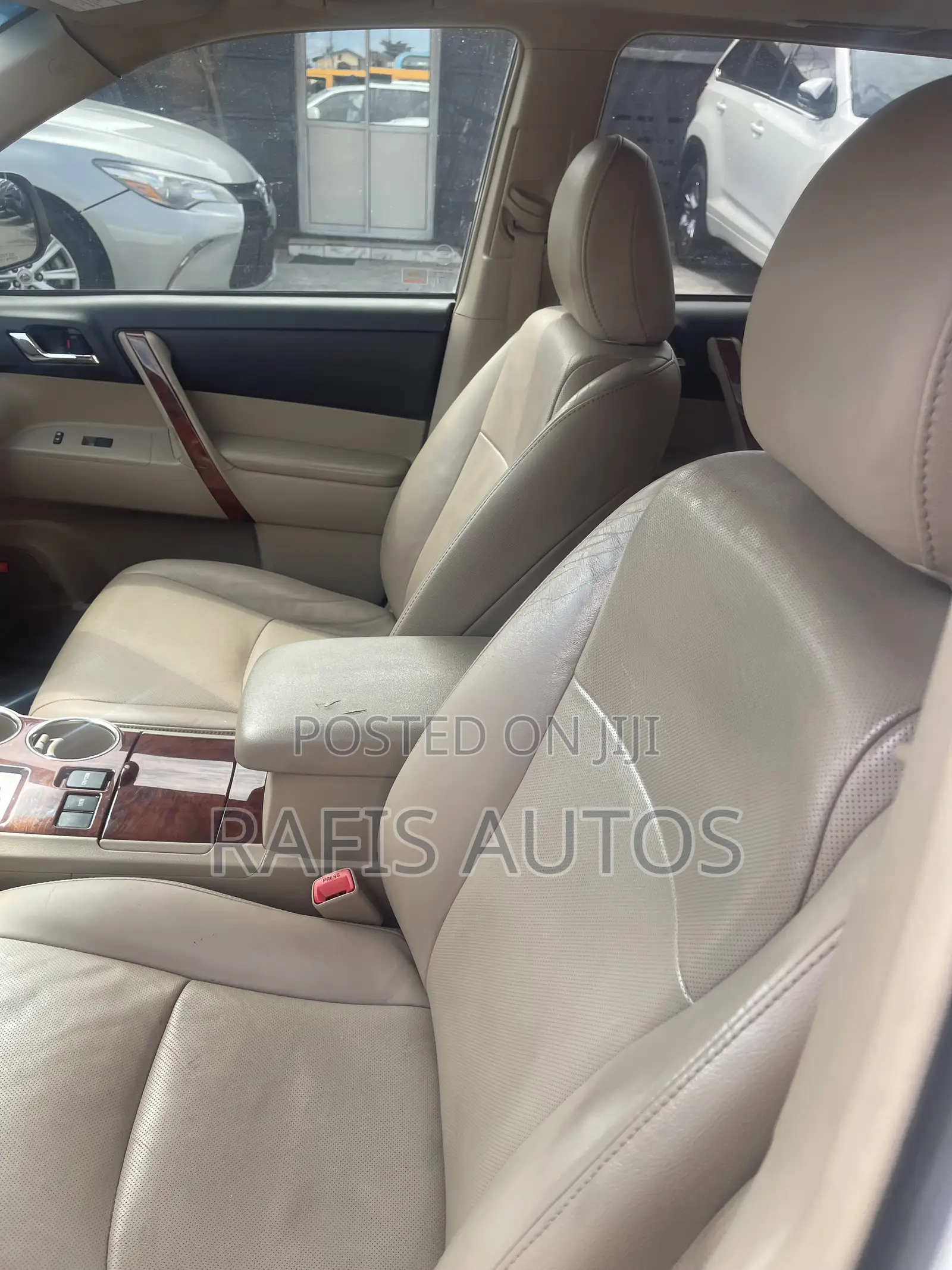 Toyota Highlander Limited 3.5l 4WD 2013 White
