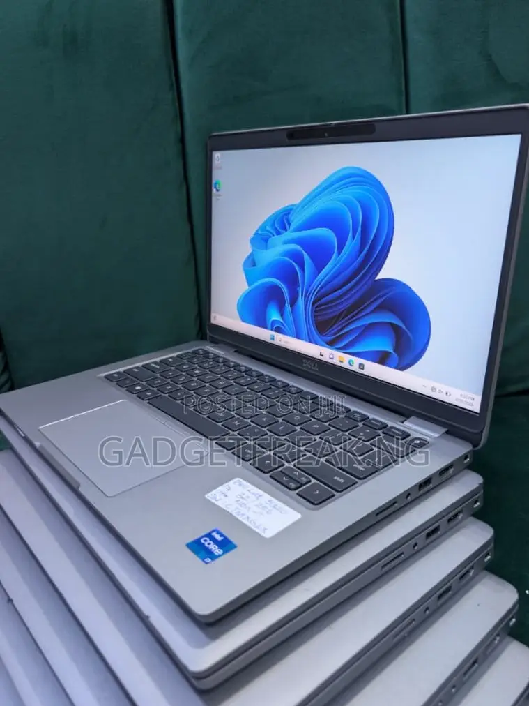Laptop Dell Latitude 5320 32GB Intel Core i7 SSD 256GB