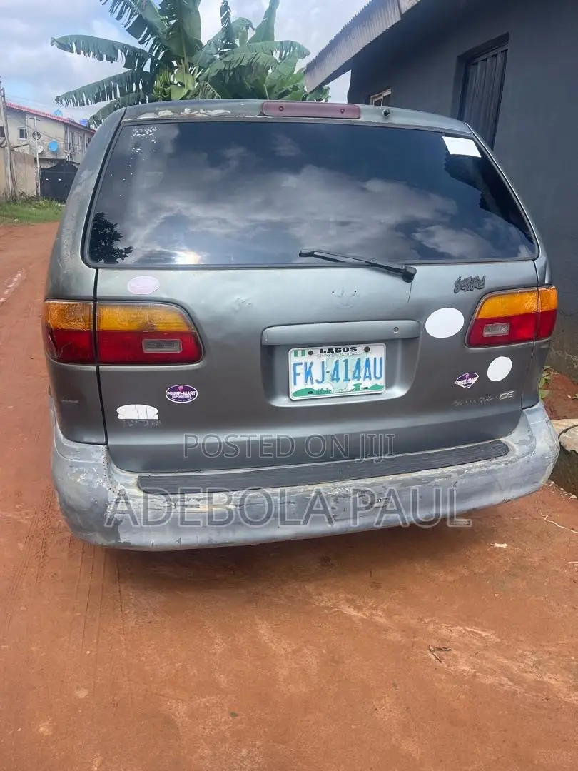 Toyota Sienna 1999 Green