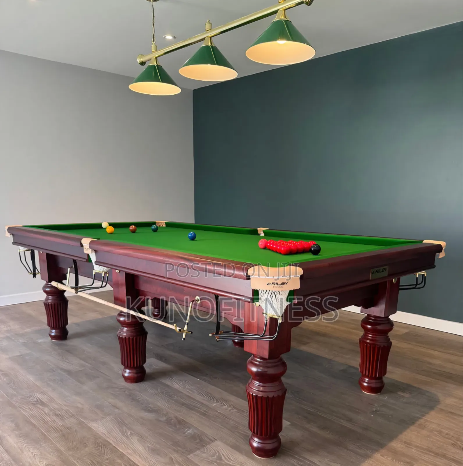 New 9ft Professional Billiard Table With Accessories