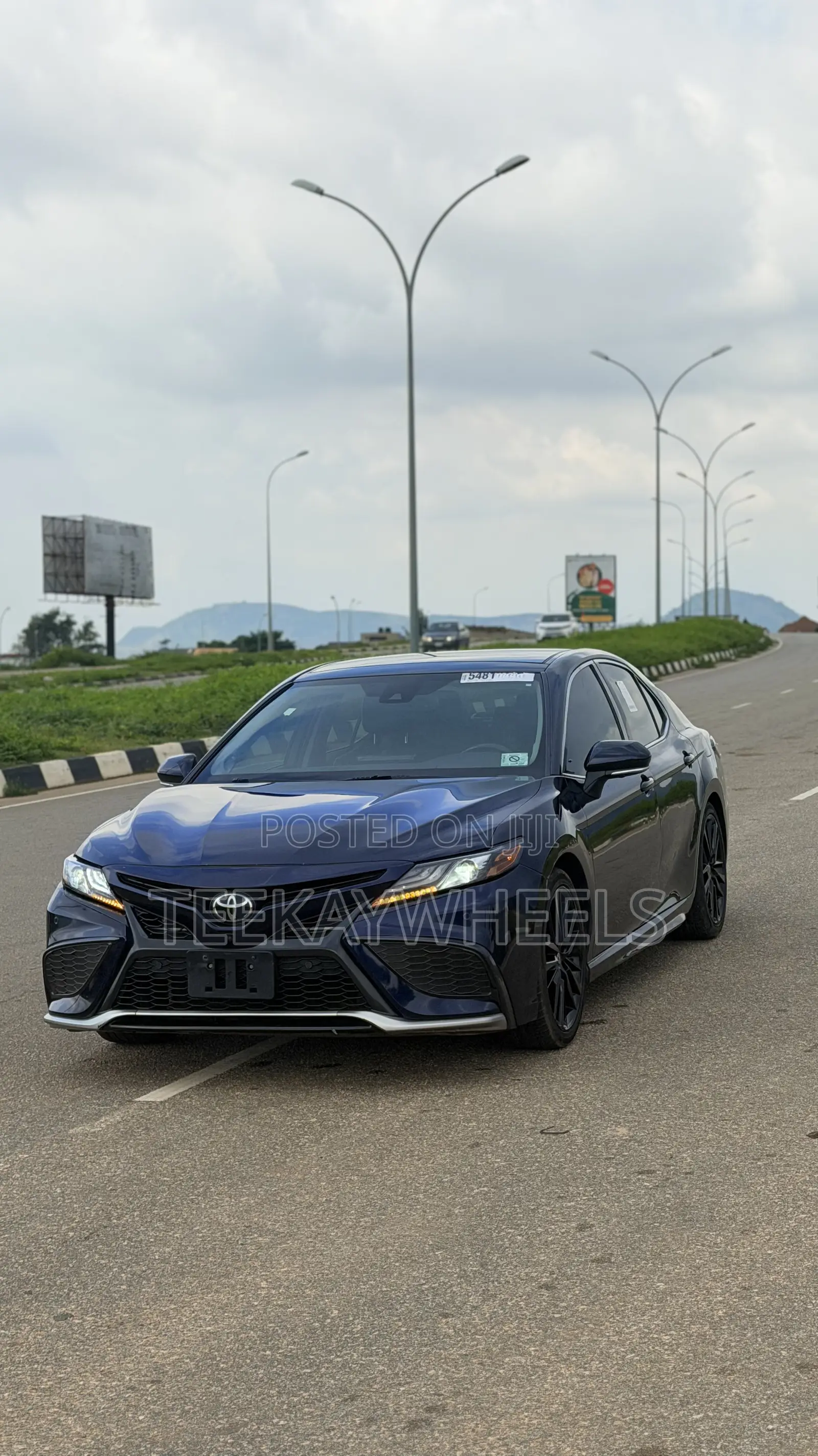 Toyota Camry XSE 2021 Blue