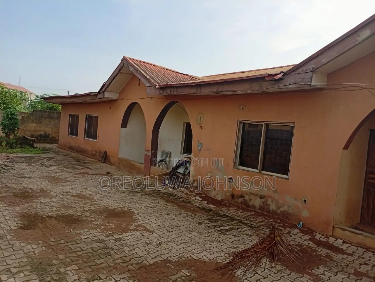 3bdrm Bungalow in Ayobo for sale