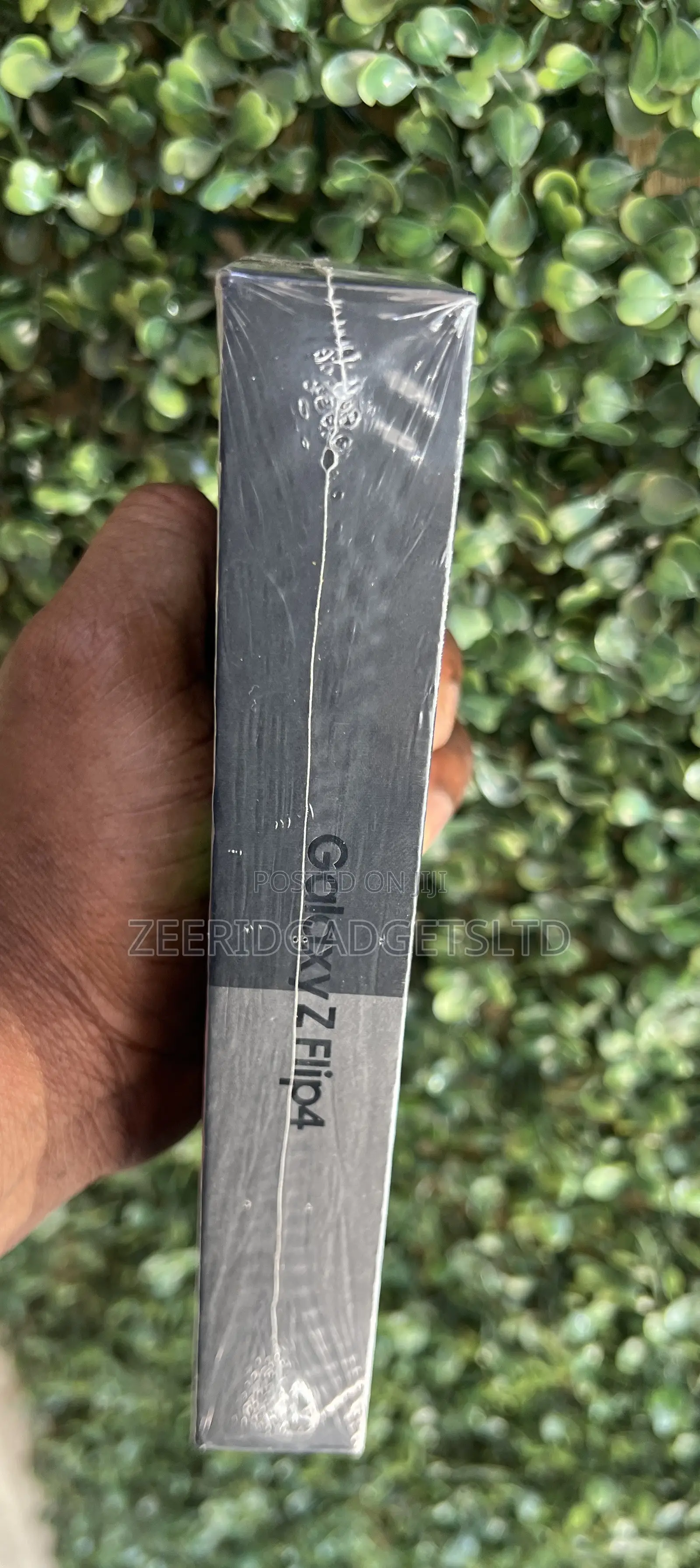 New Samsung Galaxy Z Flip4 256 GB
