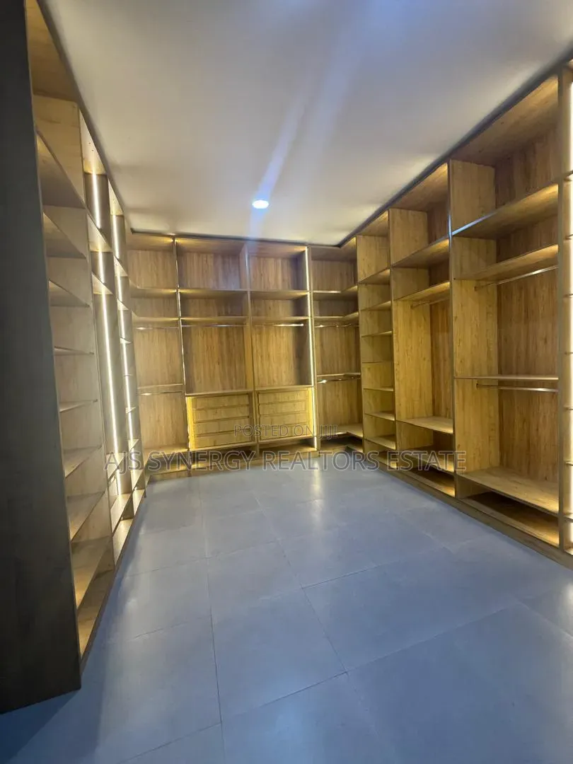 5bdrm Duplex in Ikoyi S.W for sale