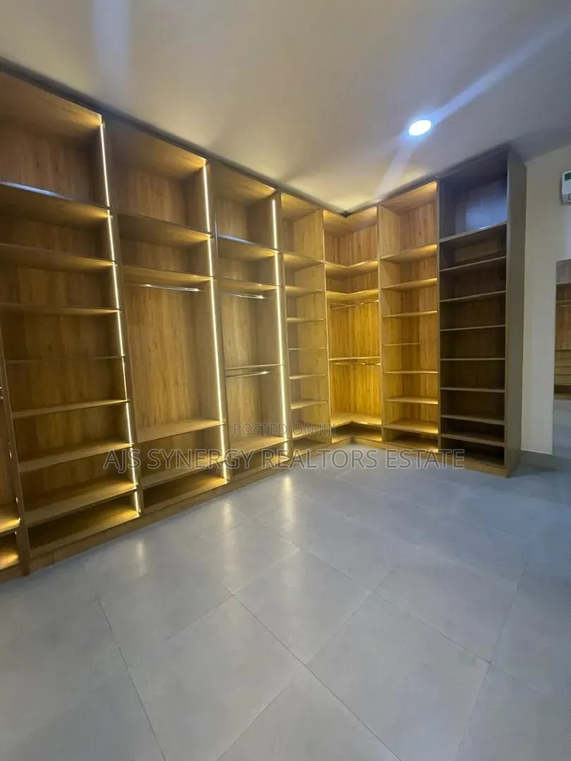 5bdrm Duplex in Ikoyi S.W for sale