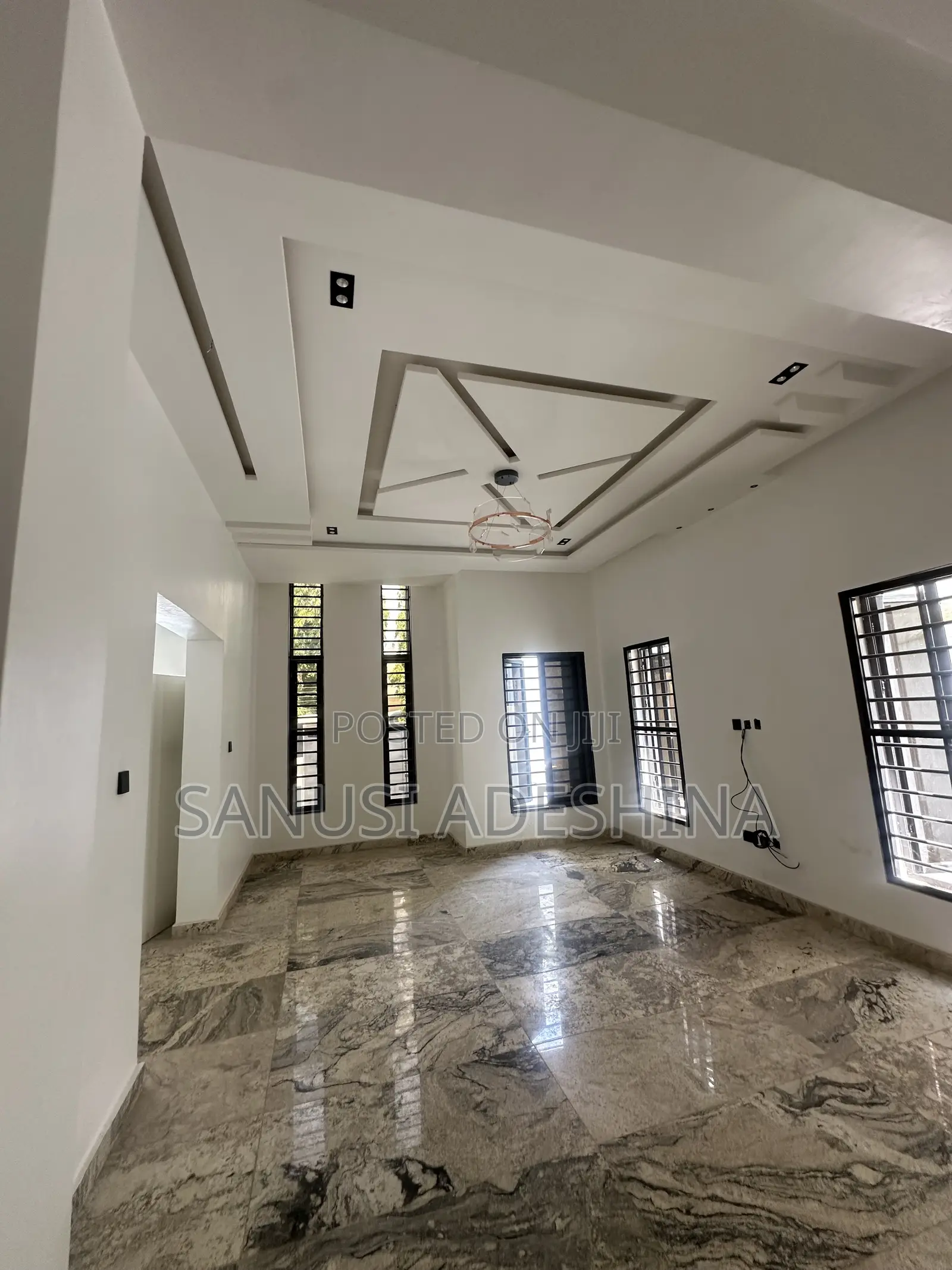 8bdrm Duplex in Life Camp,Fct Abuja for sale