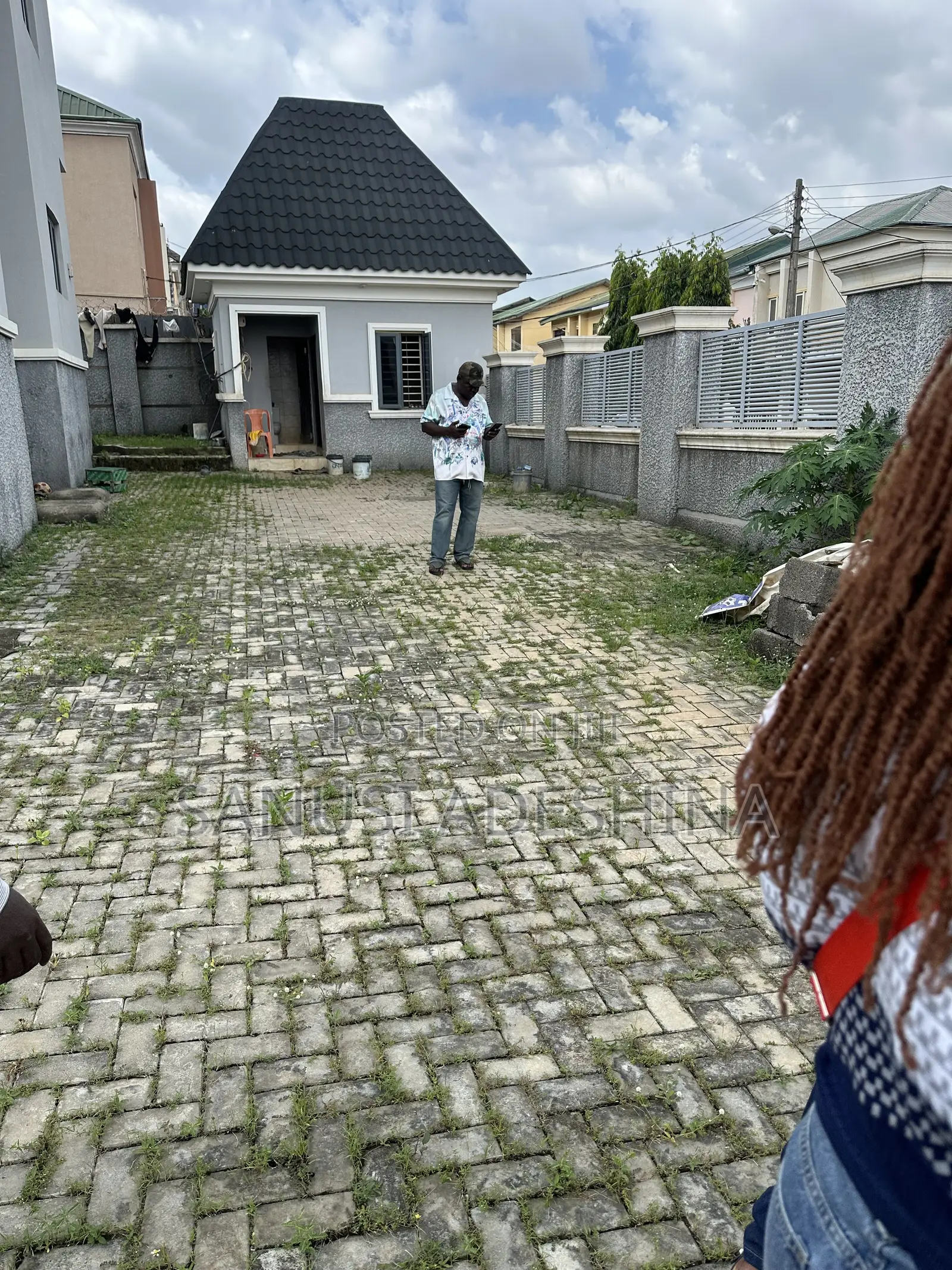 8bdrm Duplex in Life Camp,Fct Abuja for sale