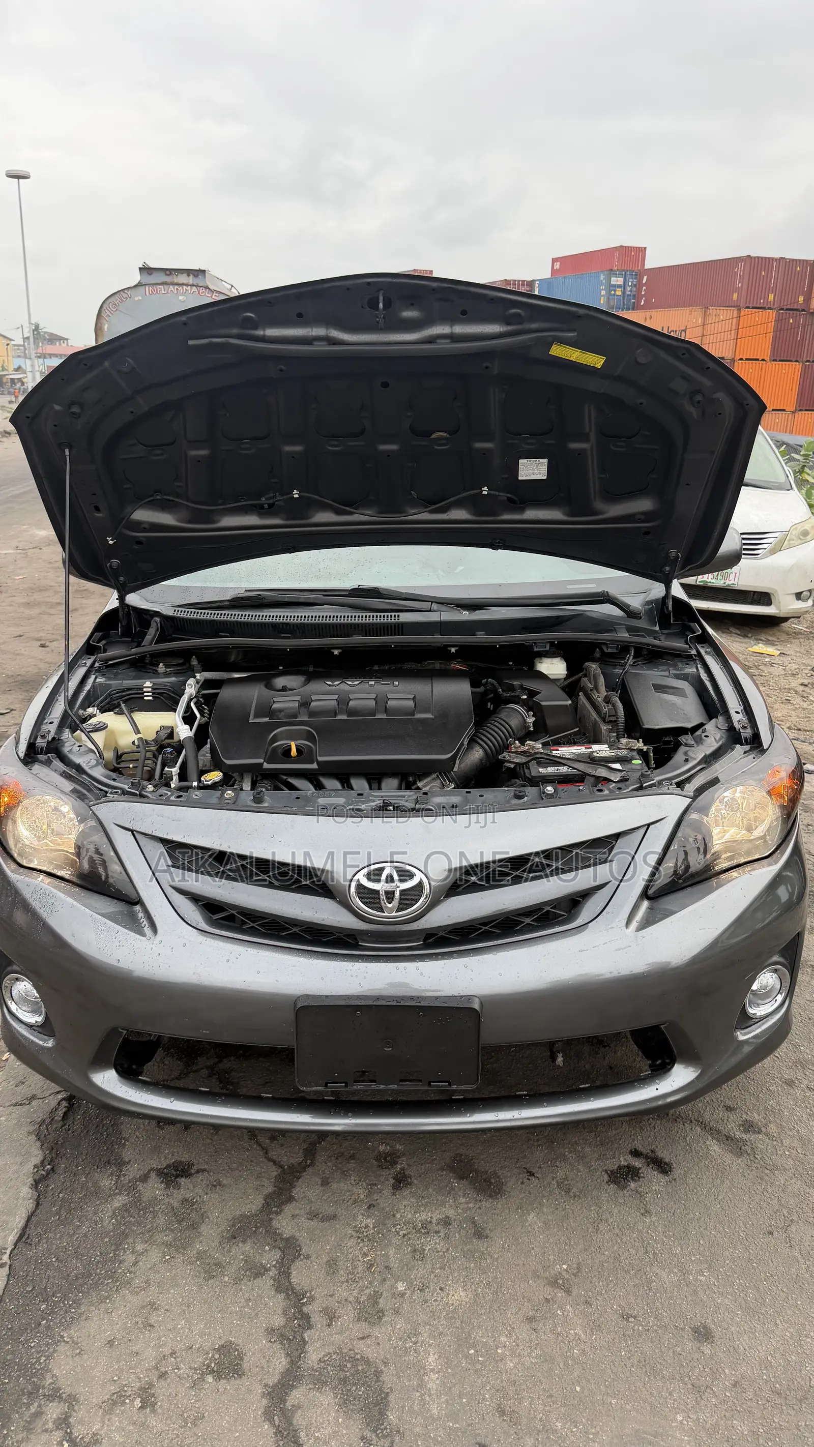 Toyota Corolla LE 4dr Sedan (1.8L 4cyl 4A) 2011 Gray