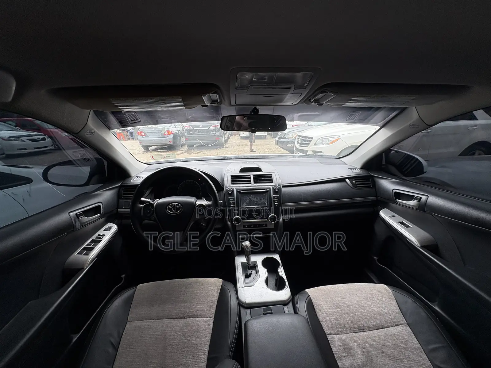 Toyota Camry SE 4dr Sedan (2.5L 4cyl 6A) 2014 White