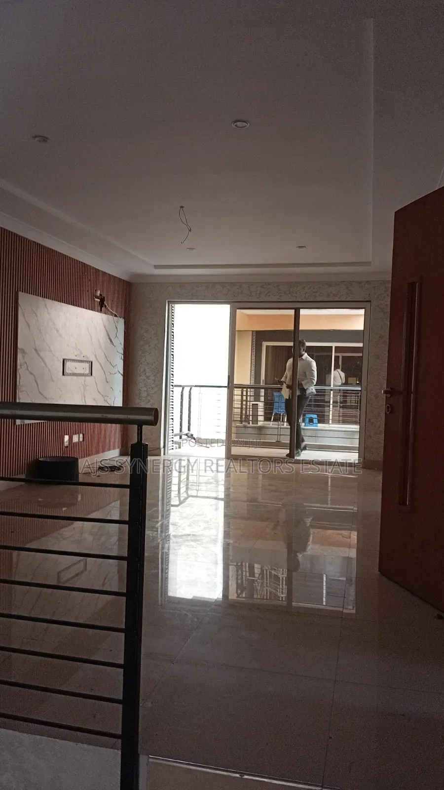 2bdrm Townhouse / Terrace in Lekki Phase 1 for rent