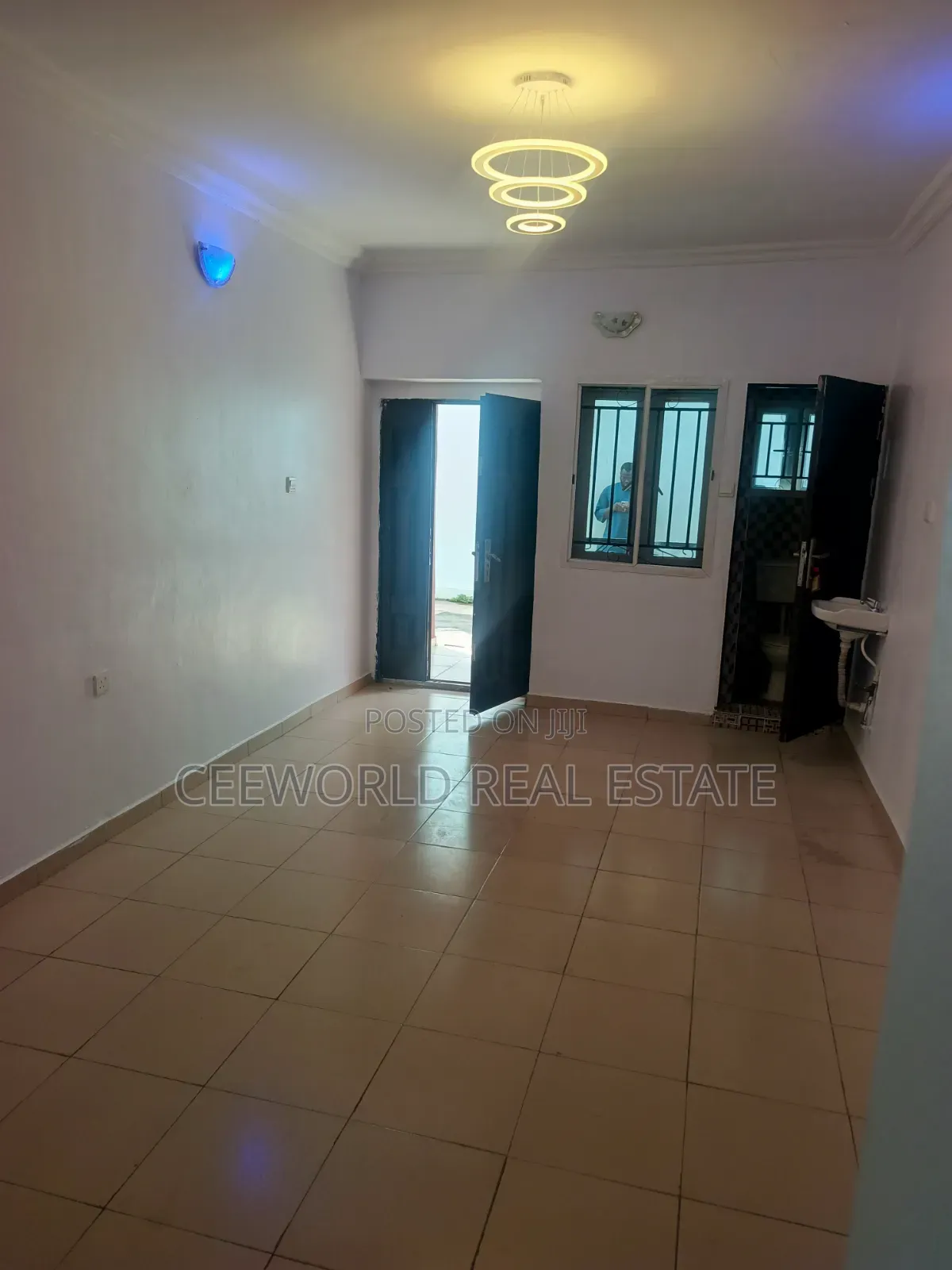 2bdrm Apartment in Main Idishin Jericho for rent