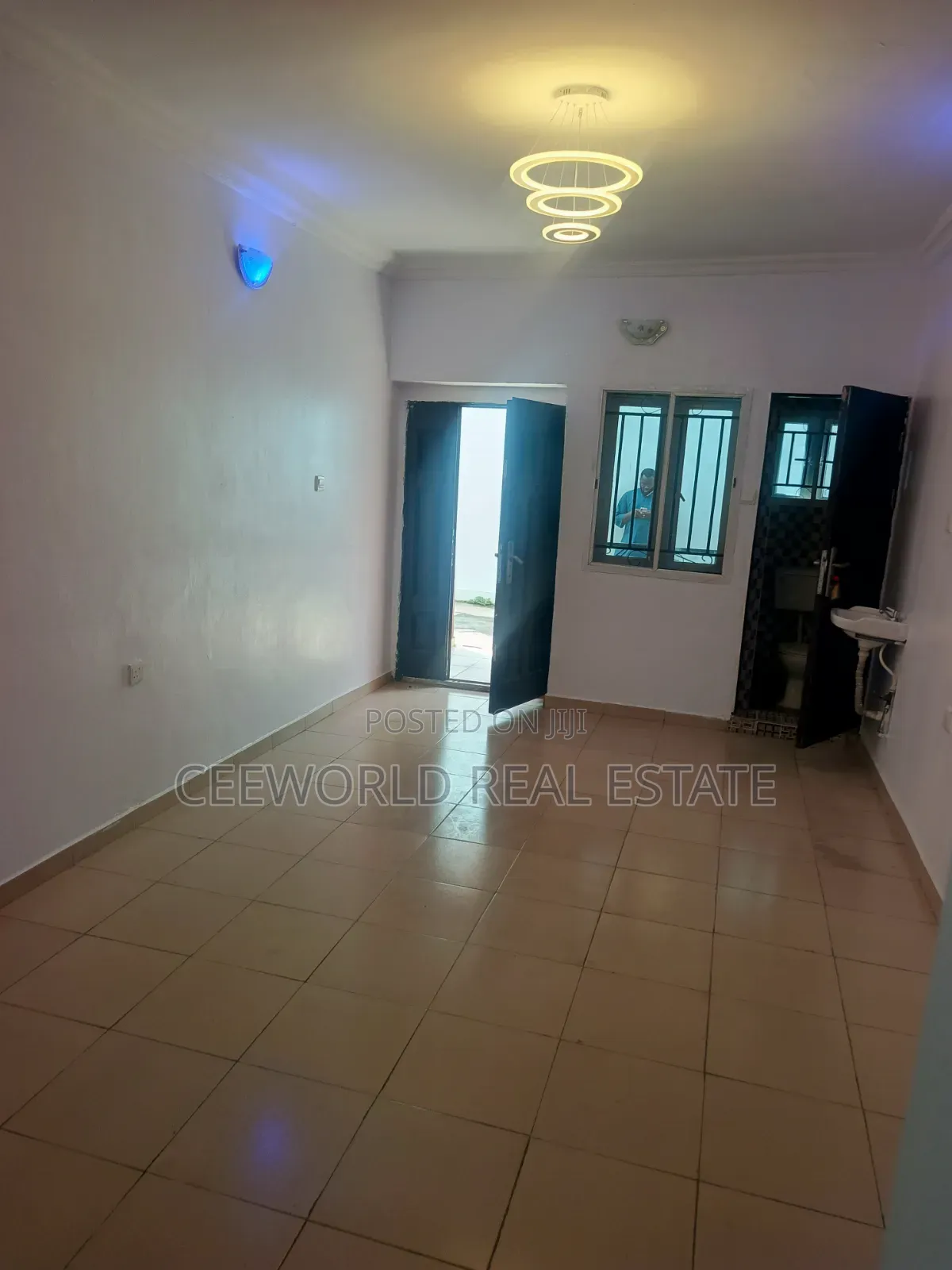 2bdrm Apartment in Main Idishin Jericho for rent