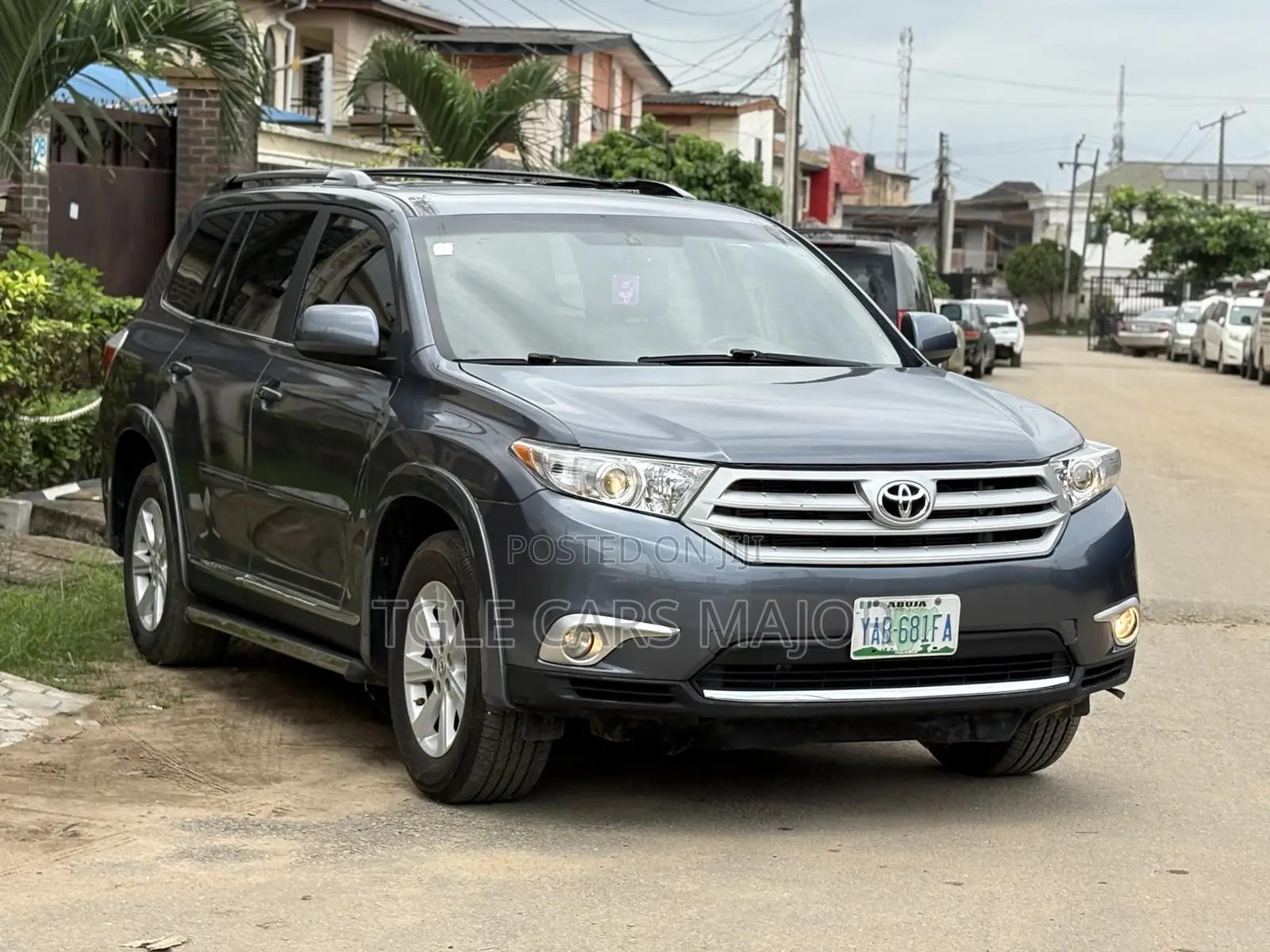 Toyota Highlander SE 2012 Blue