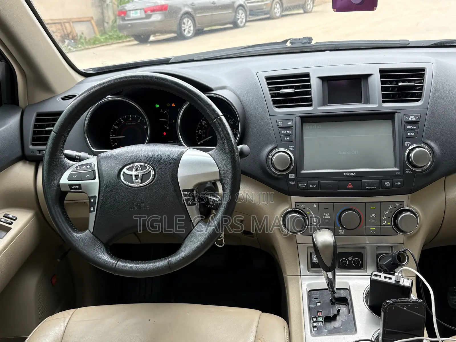 Toyota Highlander SE 2012 Blue