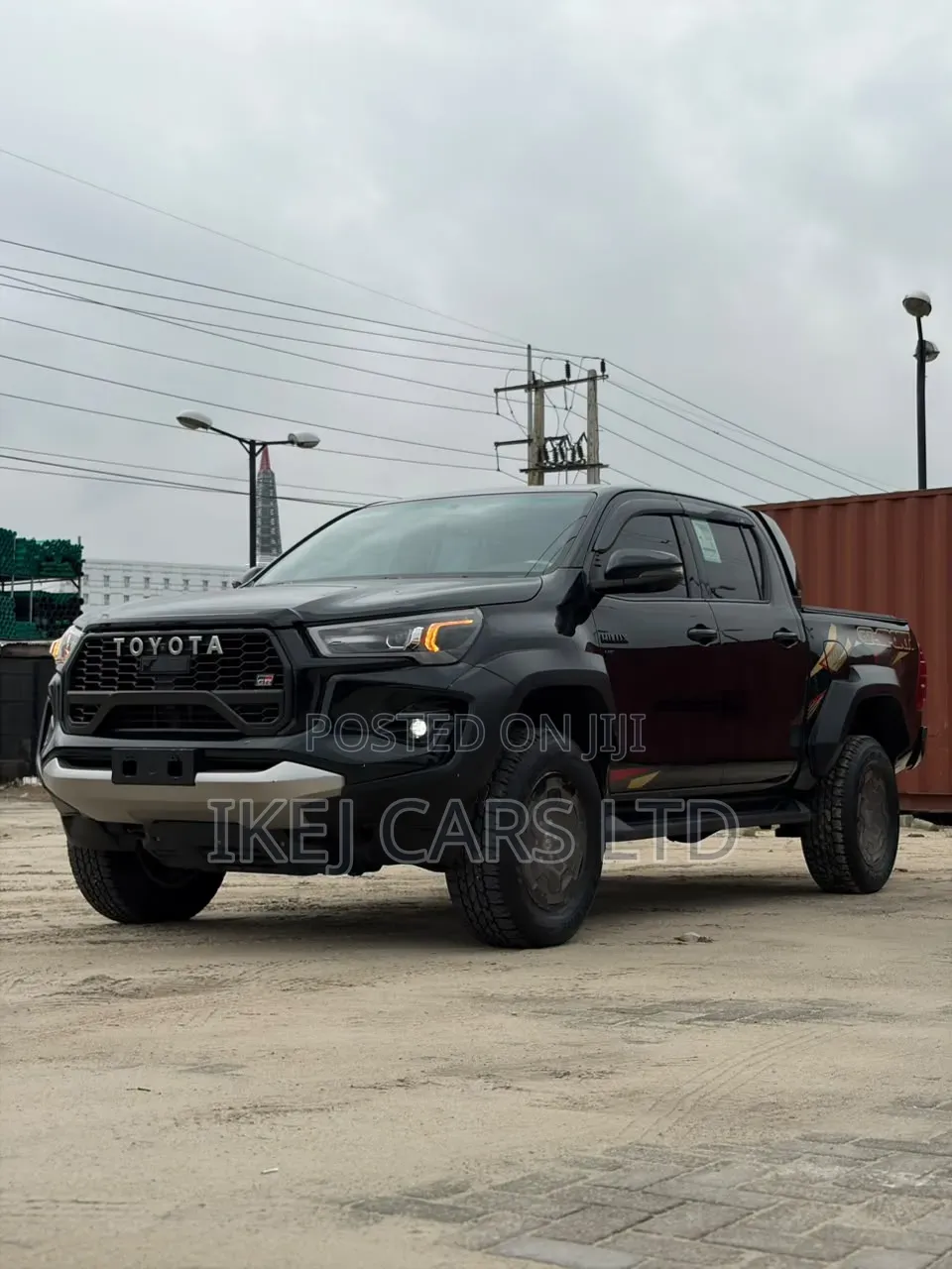 New Toyota Hilux 2024 Black