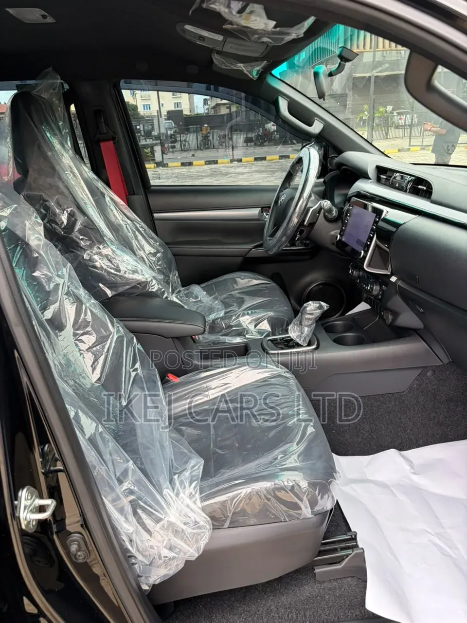 New Toyota Hilux 2024 Black
