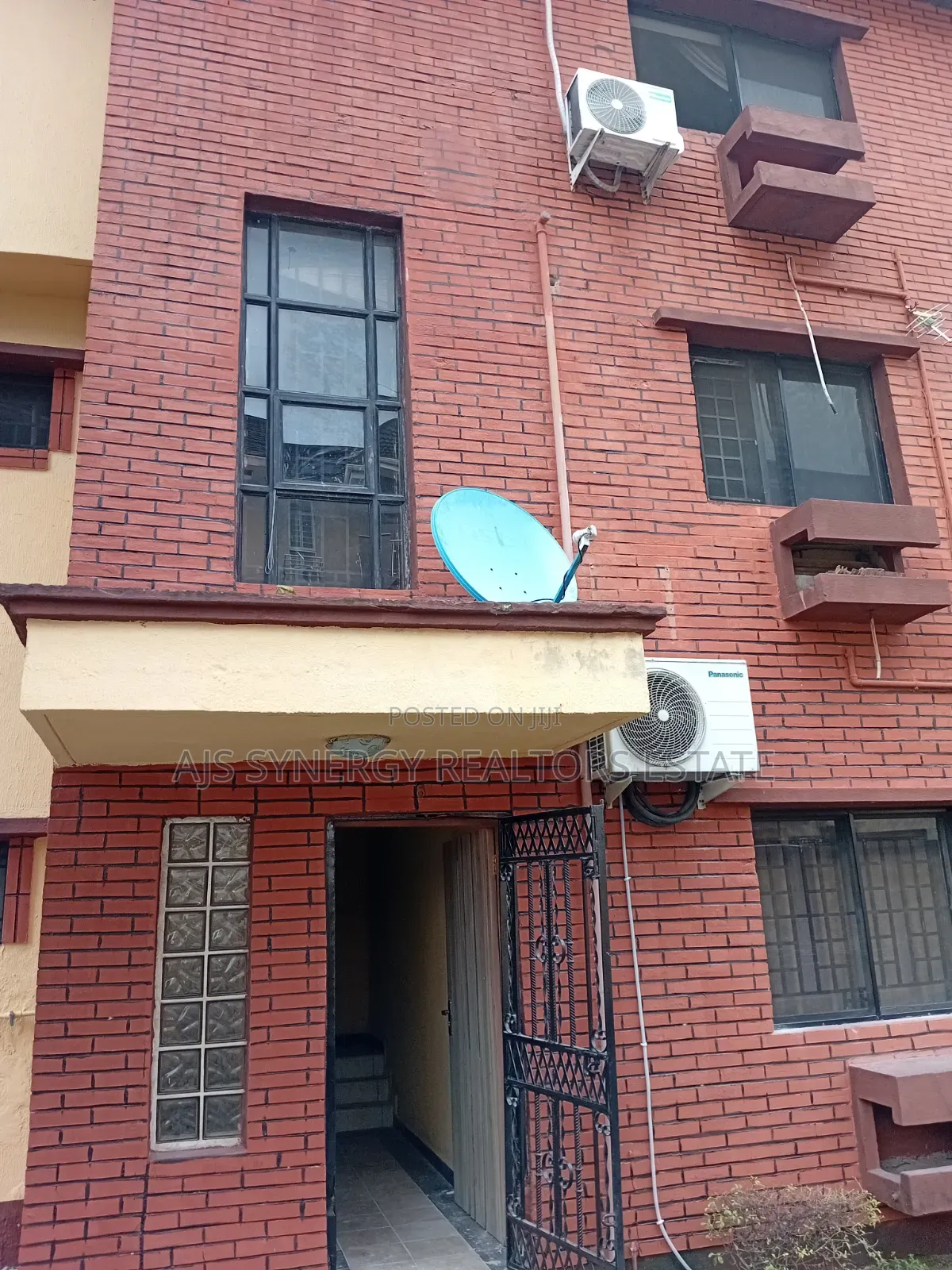 3bdrm Apartment in Lekki Phase 1 for rent