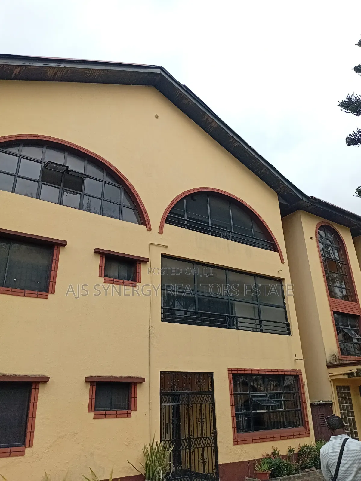 3bdrm Apartment in Lekki Phase 1 for rent