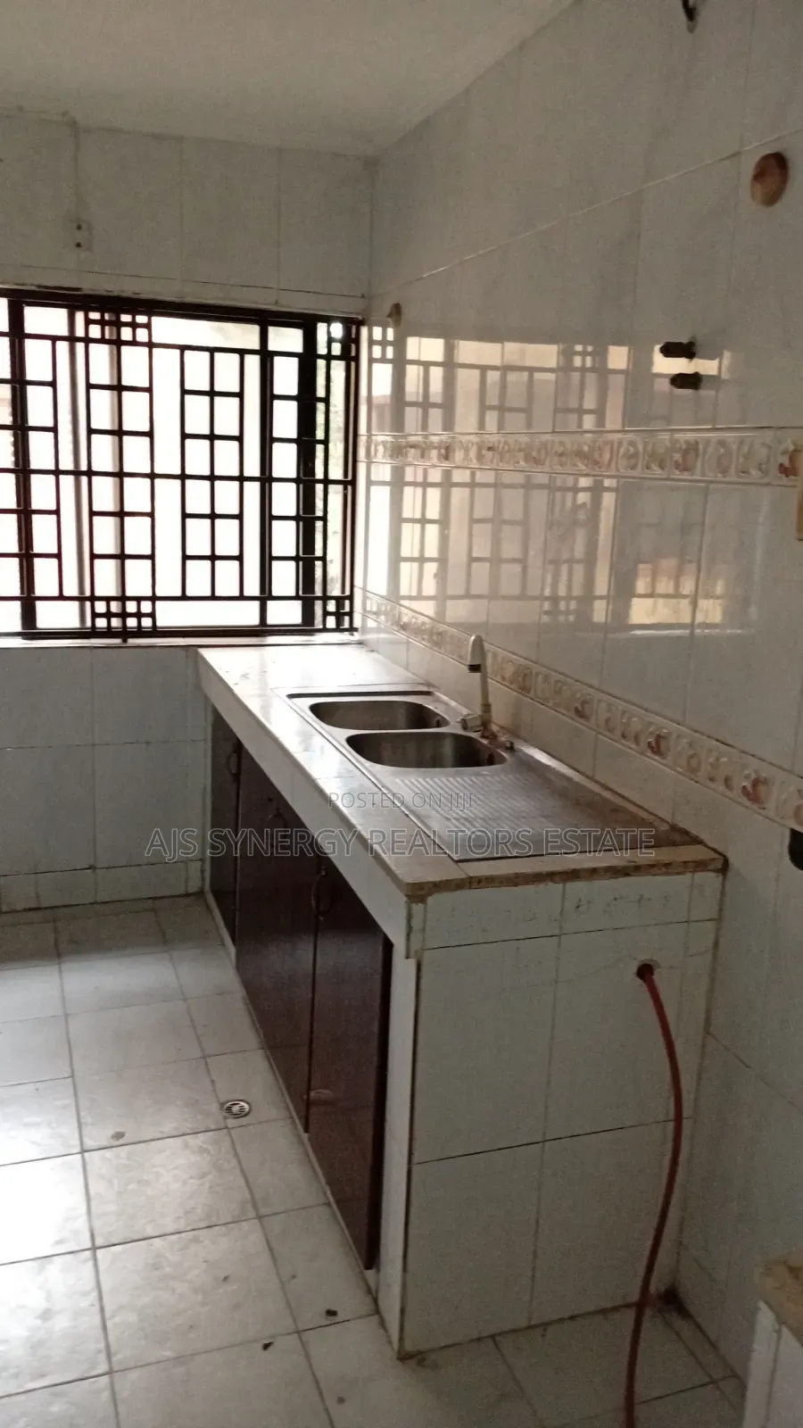 3bdrm Apartment in Lekki Phase 1 for rent