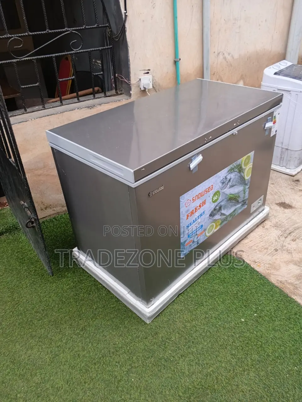 Snowsea Large Capacity Horizontal Deep Freezer 450l