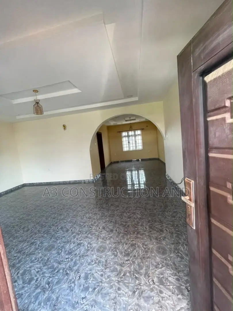 3bdrm Block of Flats in Adeoye Adeosun,, Akobo for rent