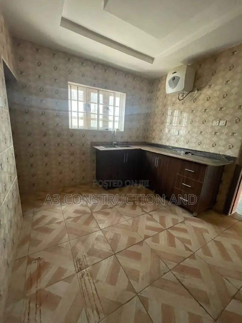3bdrm Block of Flats in Adeoye Adeosun,, Akobo for rent