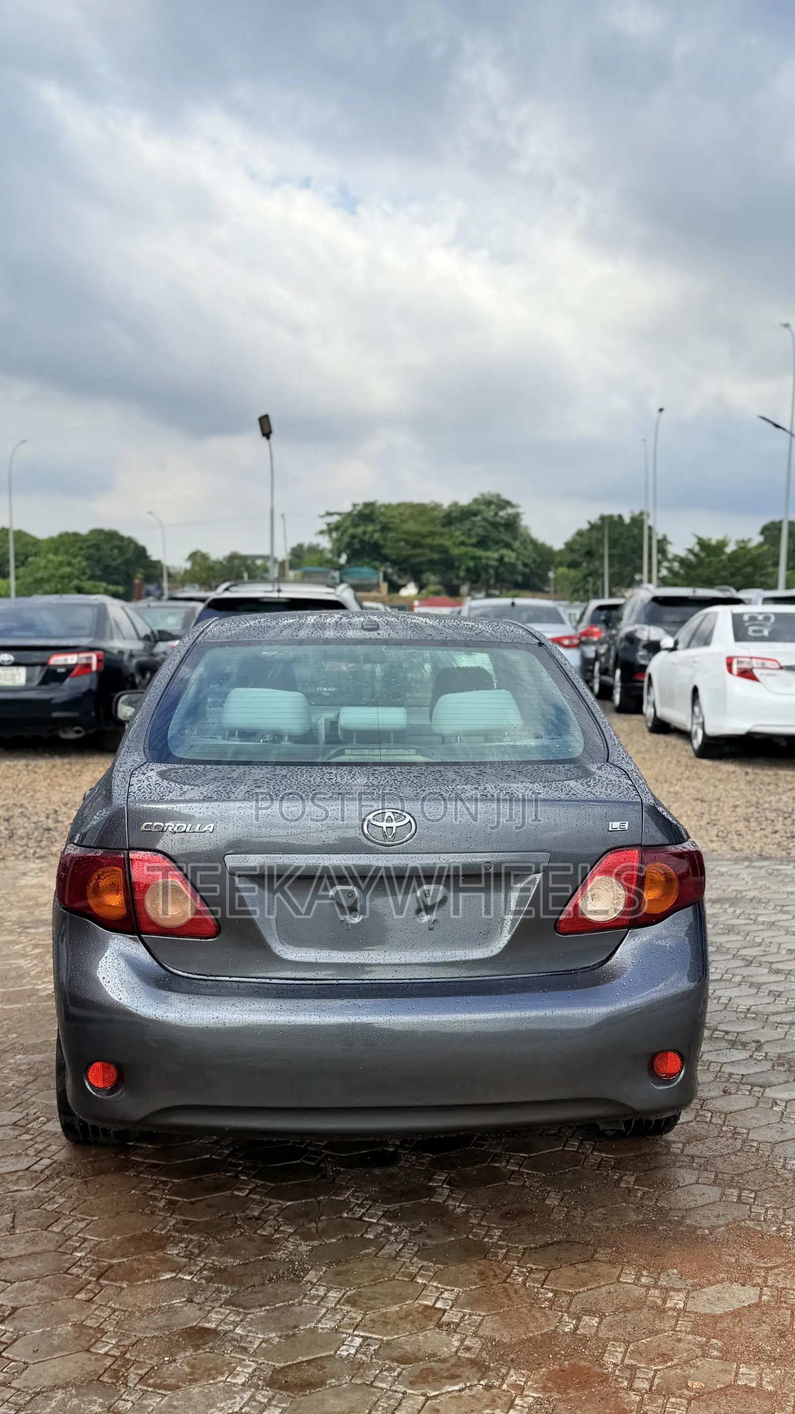 Toyota Corolla LE 4dr Sedan (1.8L 4cyl 4A) 2010 Gray