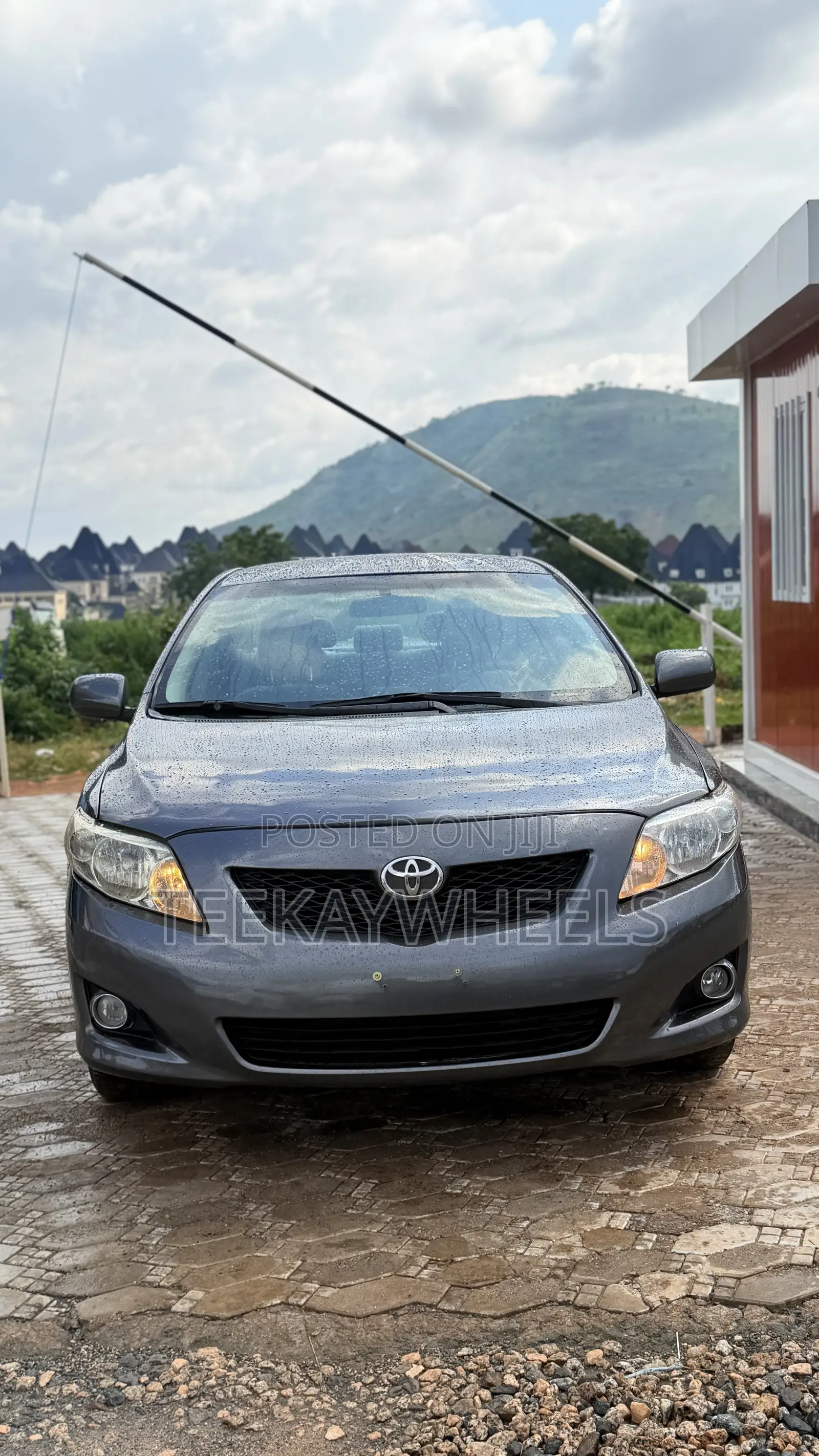 Toyota Corolla LE 4dr Sedan (1.8L 4cyl 4A) 2010 Gray