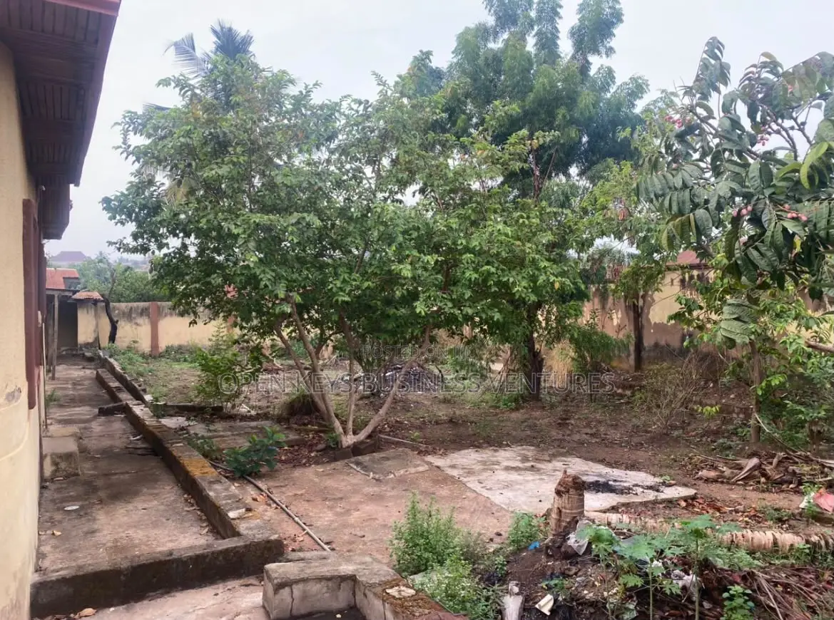 6bdrm Bungalow in Ilupelu, Akala Express for sale