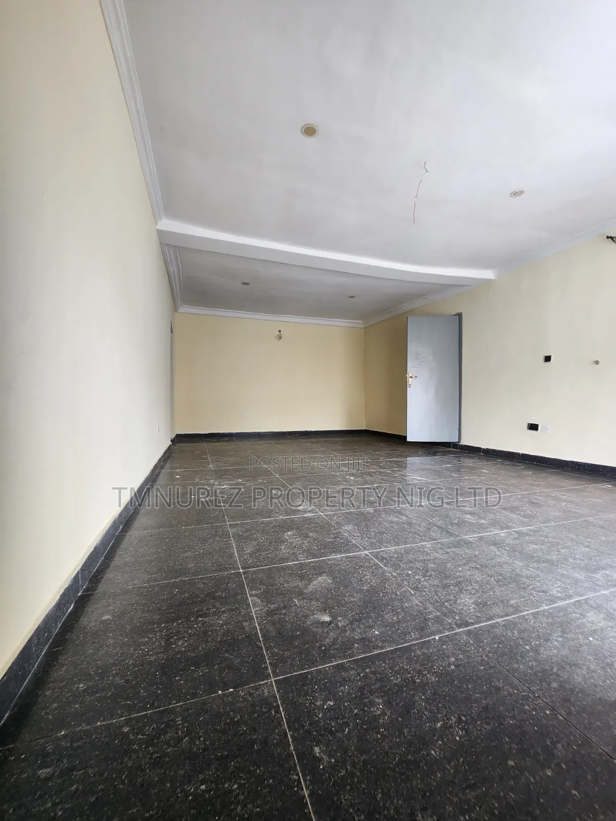 3bdrm Apartment in Chevron for rent