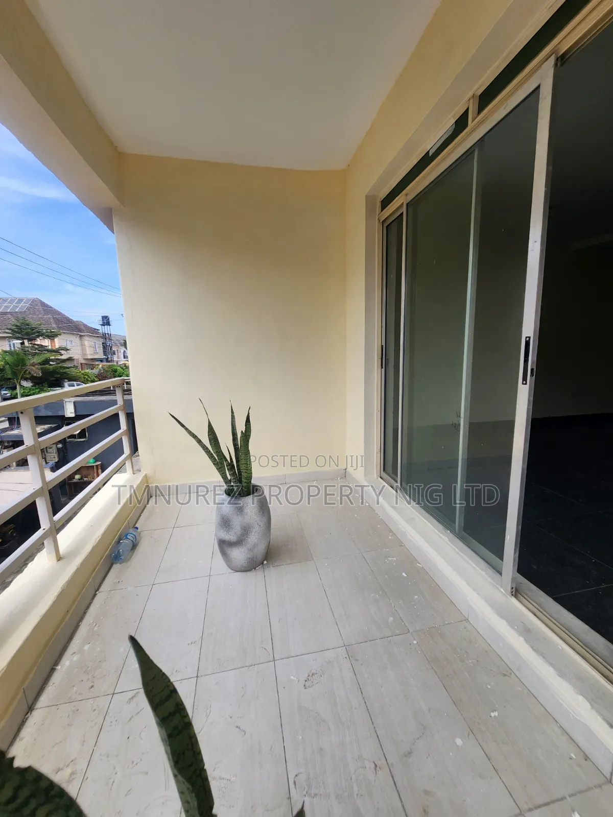 3bdrm Apartment in Chevron for rent