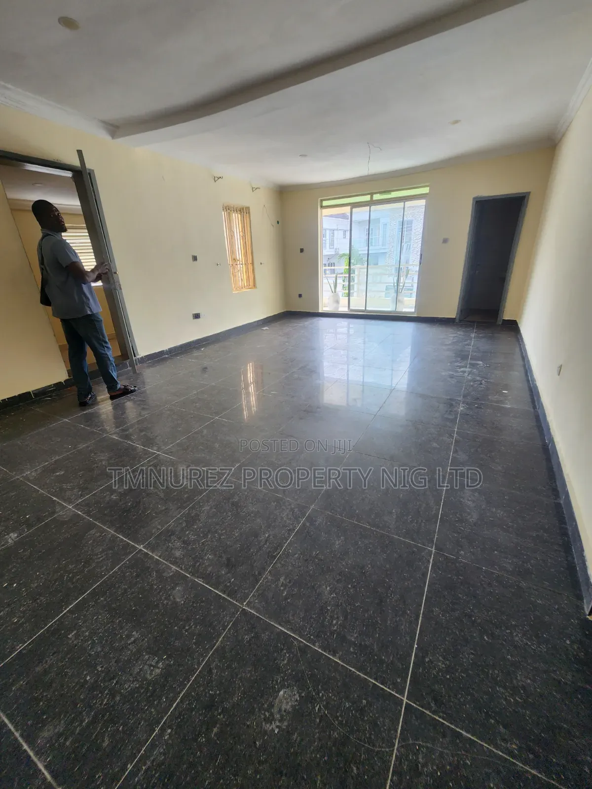 3bdrm Apartment in Chevron for rent