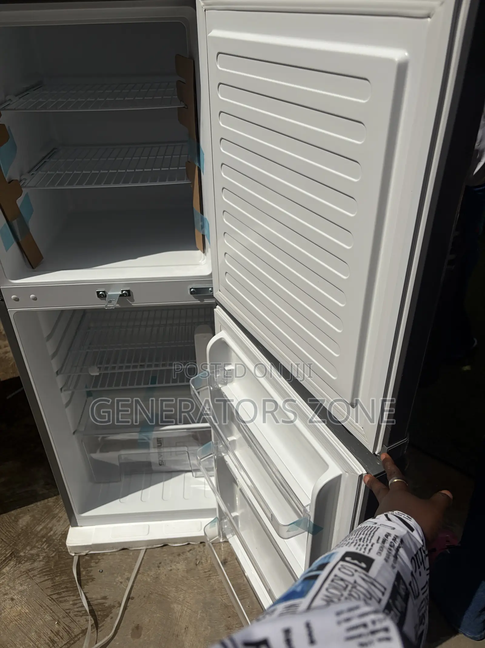 Skyrun BCD-195HS 195L Two Door Fridge Freezer