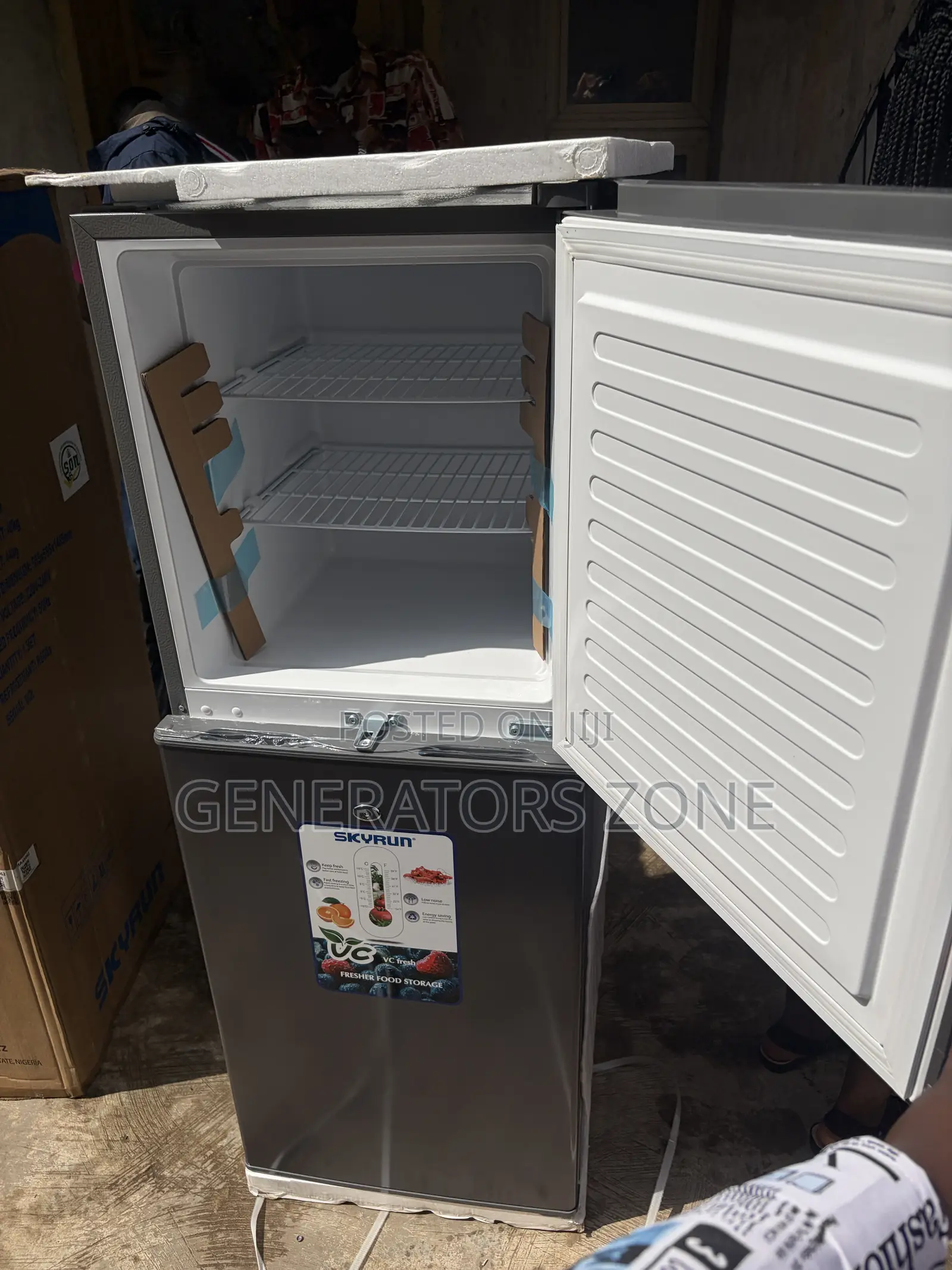 Skyrun BCD-195HS 195L Two Door Fridge Freezer
