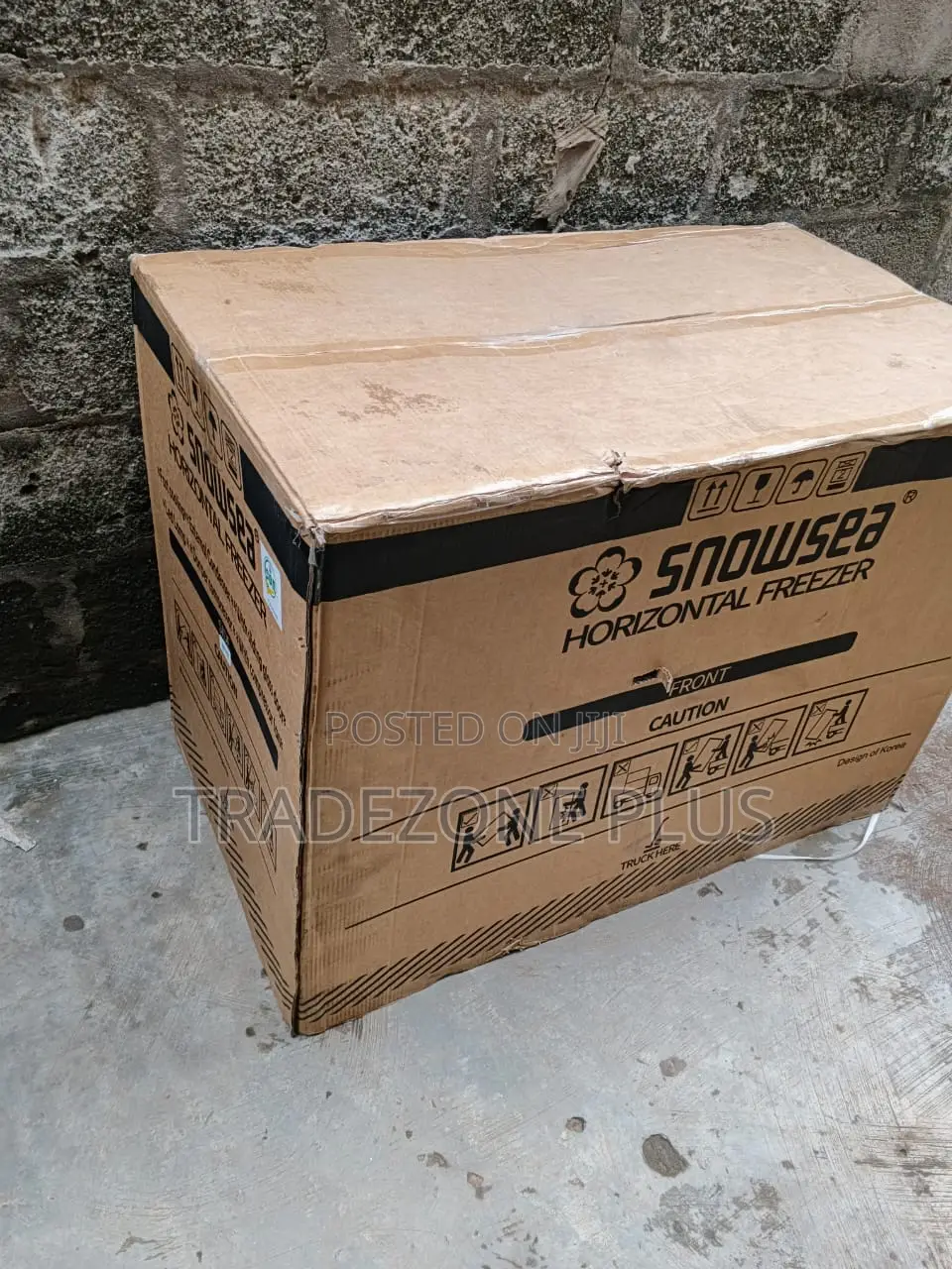Spacious Snowsea BD-450G Chest Freezer