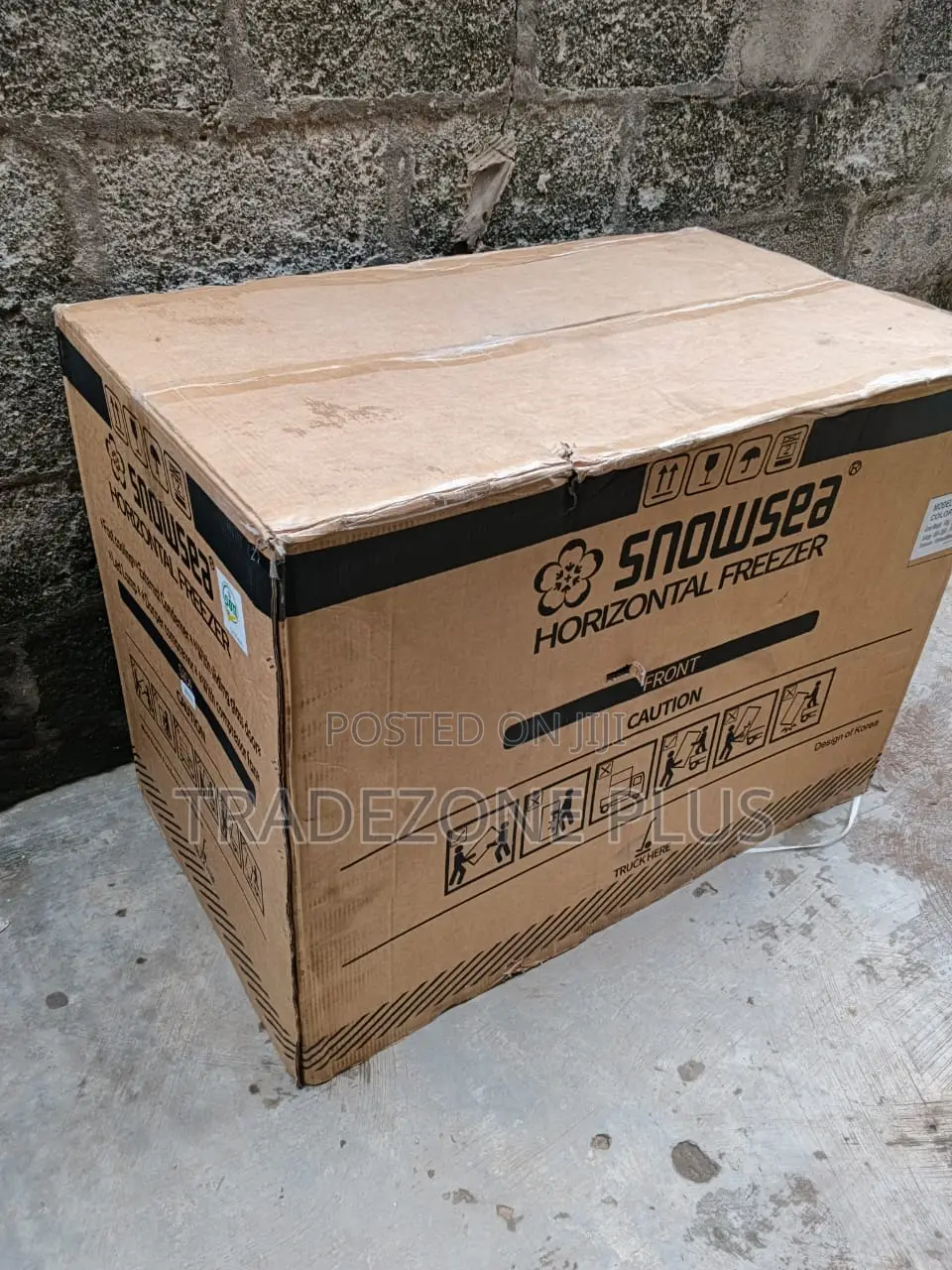 Spacious Snowsea BD-450G Chest Freezer