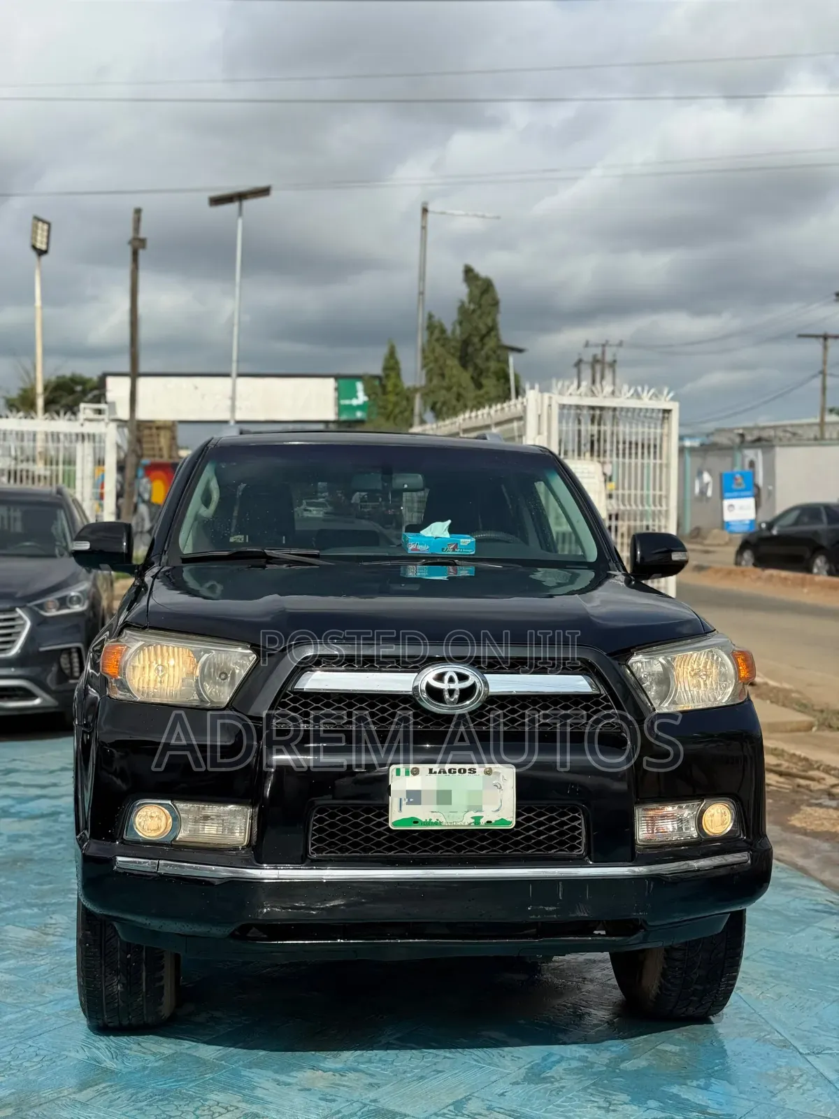 Toyota 4-Runner SR5 4WD 2011 Black