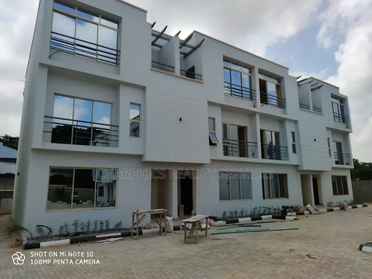 3bdrm Apartment in Ikeja GRA for sale