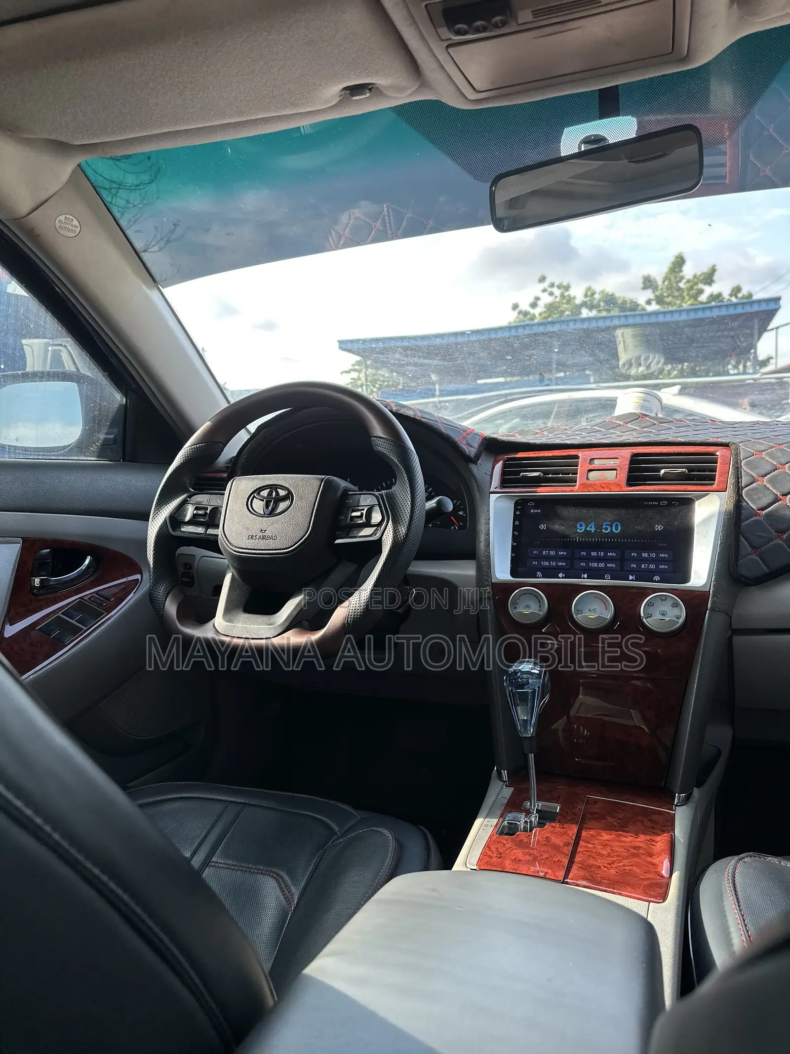 Toyota Camry XLE 4dr Sedan (2.5L 4cyl 6AM) 2010 Gray